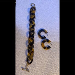 Tortoise necklace and bracelet set